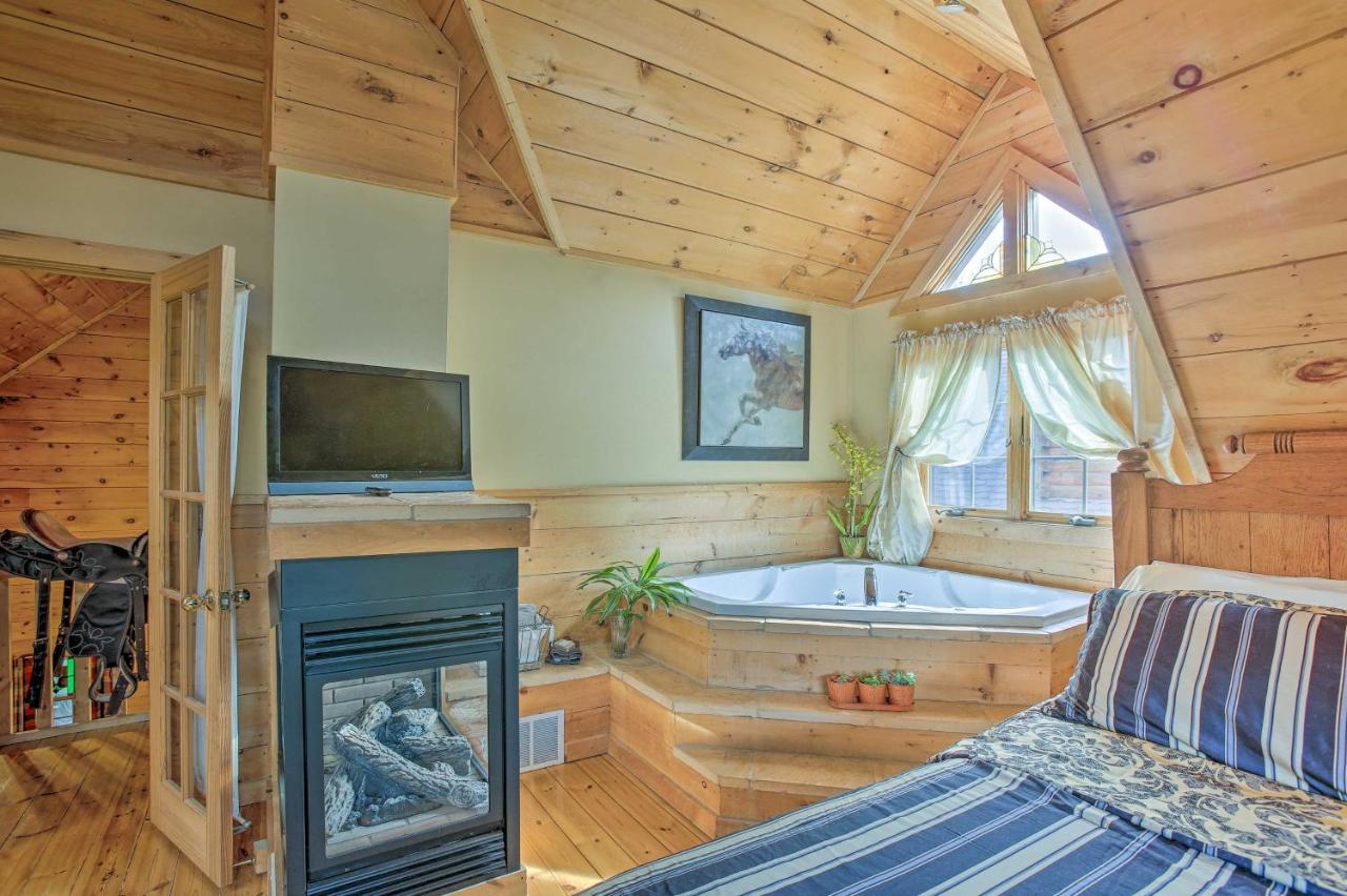 Resort Cabin With Fire Pit Golf, Hike And Play! Rothbury Exterior foto
