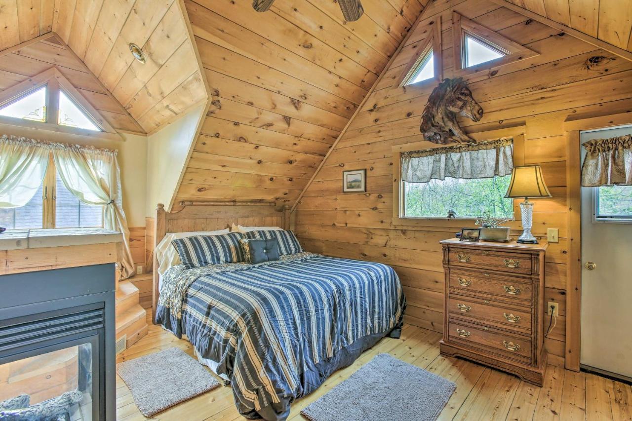 Resort Cabin With Fire Pit Golf, Hike And Play! Rothbury Exterior foto